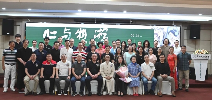 9、“心與物游?韋伶中國(guó)畫(huà)作品展”開(kāi)幕式合影