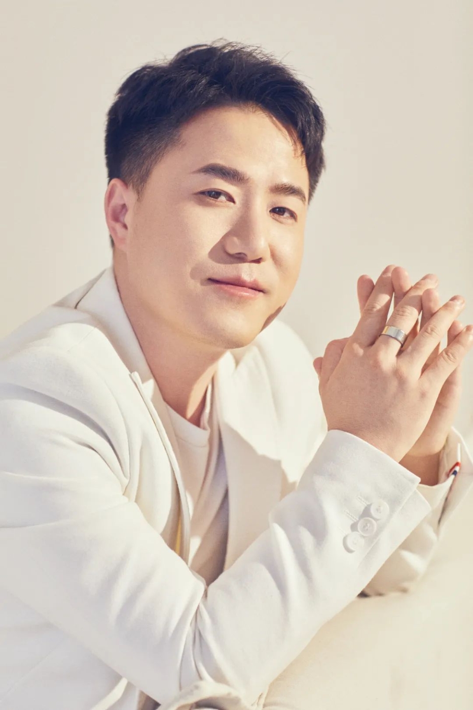 姜浩 藝術(shù)照.jpg