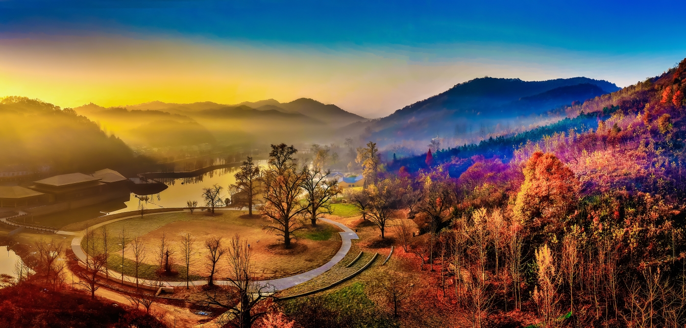 李建明《山村秋韻晨曦》